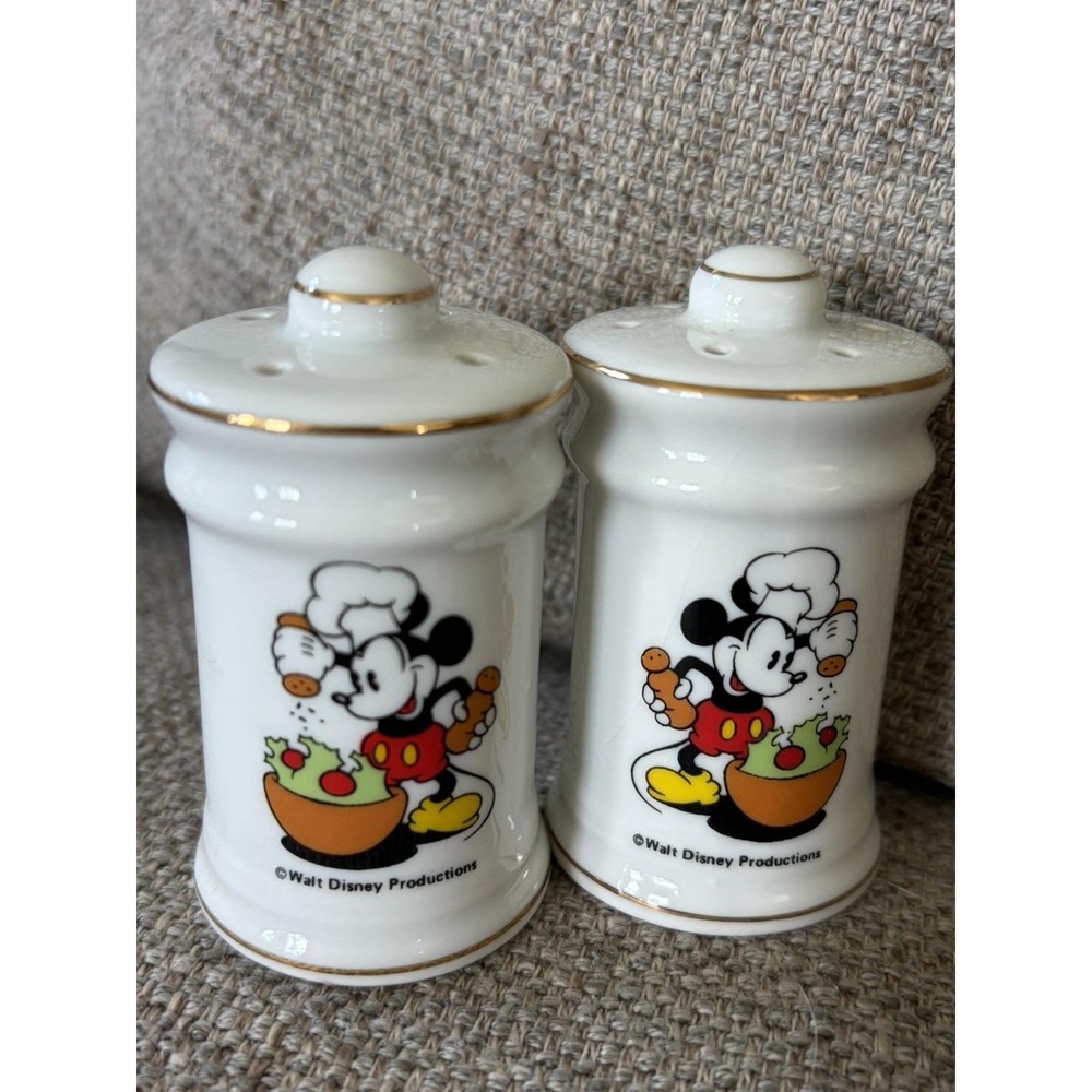 70s 80s VTG Walt Disney Chef Mickey Mouse Salt & Pepper Shakers Set Japan Gold